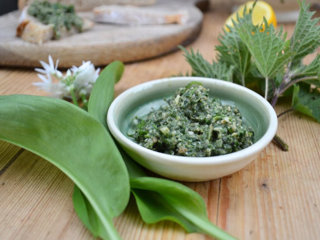 A little bowl with wild garlic and pesto.