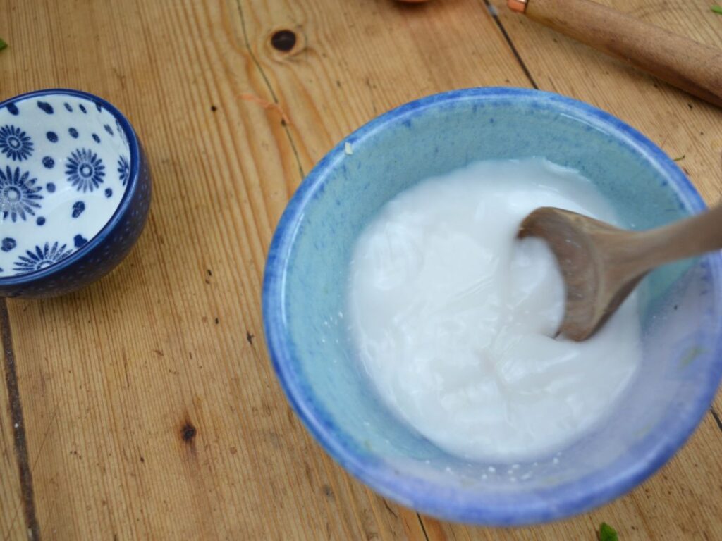 A bowl with Kuzu.
