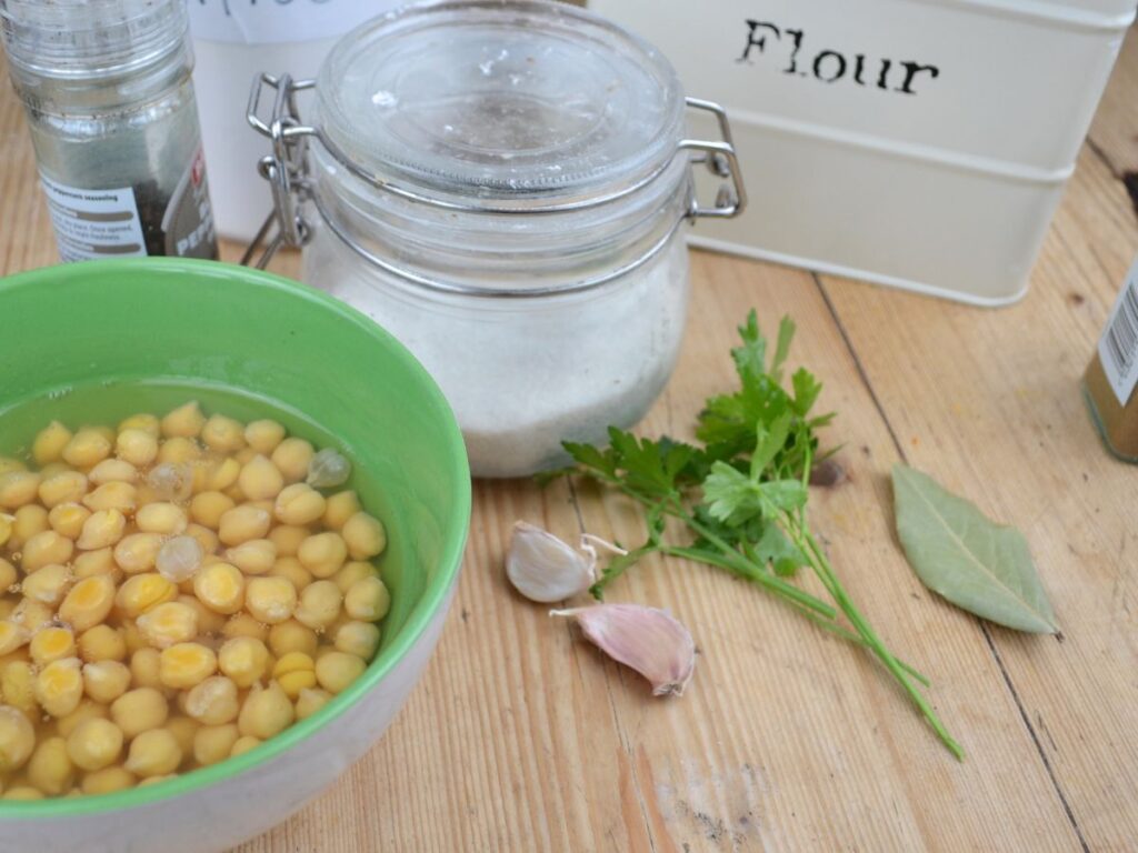 Chickpeas, garlic cloves, parsley, bay leaf, flour, salt.