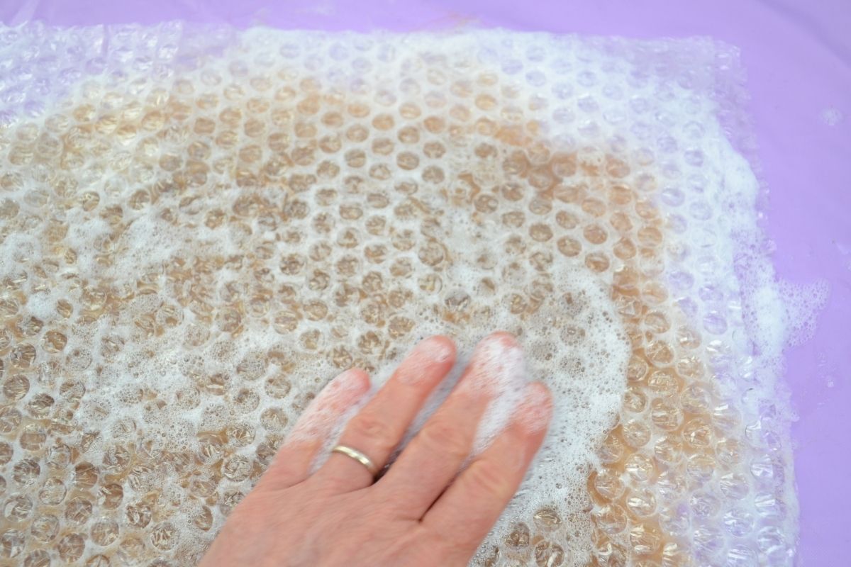 Making wet felting